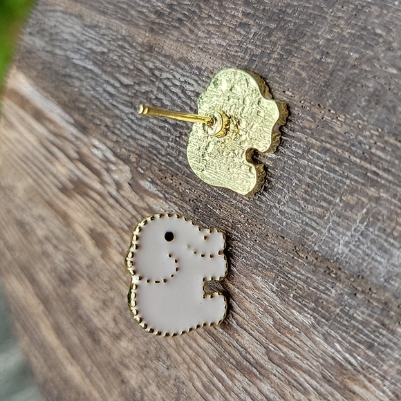 💥RESTOCKED💥Baby Elephant Pale Pink Post Earrings, 18k gold trim - Picture 5 of 8